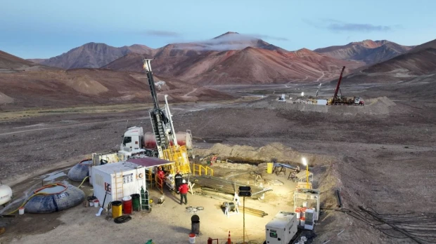 Canadiense McEwen prevé invertir $ 3.000 millones en mina de cobre en Argentina