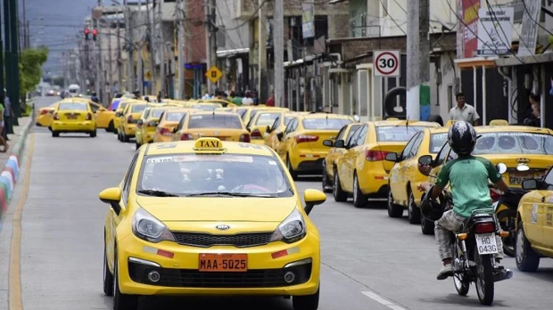 Taxistas serán compensados por eliminación de subsidio a combustibles