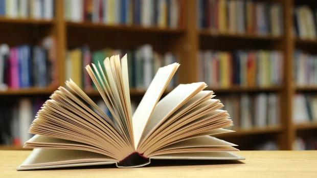 Ecuatorianos leen un libro completo al año, según encuesta nacional