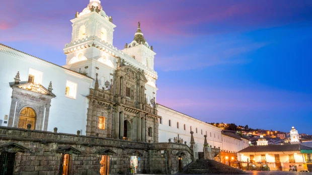 Servicios turísticos en Ecuador reducen su IVA al 8% durante el feriado de fin de año