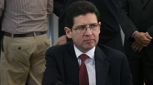 García renuncia tras 10 años acompañando al correísmo