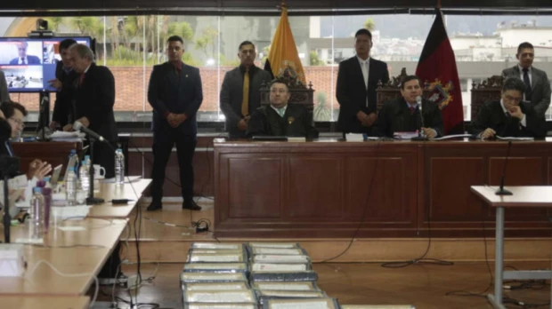 Defensa de Correa no niega delito, pero cuestiona origen de la prueba