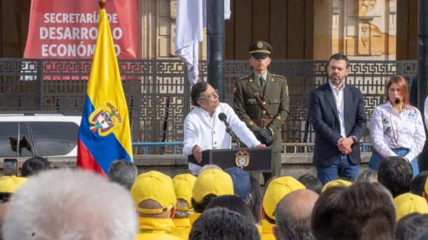 Colombia abre la puerta a retomar el apoyo energético a Ecuador
