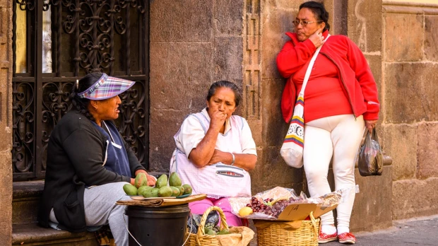 Encuesta revela que 43 % de los ecuatorianos quiere migrar, pero no han podido
