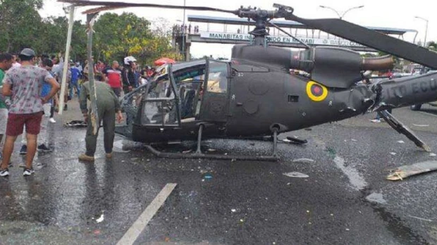 Un helicóptero militar cayó en una avenida de Portoviejo