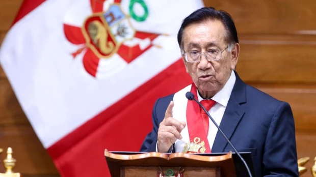 Congreso de Perú elige a José María Balcázar como nuevo presidente interino tras censura de José Jerí