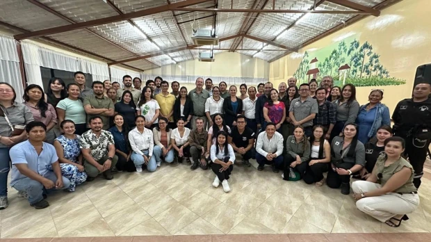 Ecuador puso en marcha su plan para proteger a los delfines de río