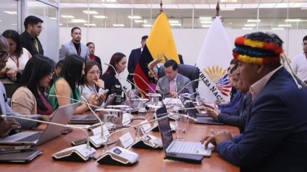 Fiscalización solicita documentos a empresas públicas en investigación sobre EMCO