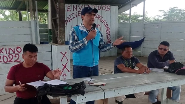 8 comunidades de Arajuno recibieron información sobre bonos y pensiones