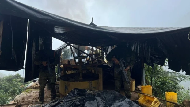 Ecuador destruye 129 campamentos de minería ilegal en el Parque Nacional Podocarpus