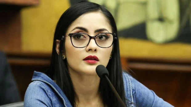 Viviana Veloz fue sancionada con $ 9.000 por campaña anticipada
