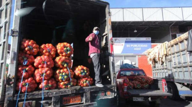 Banco Central del Ecuador proyecta que economía de Ecuador decrecerá entre 7,3% y 9,6% en el 2020
