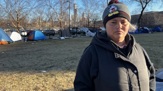 Chicago afronta una crisis humanitaria por llegada de miles de migrantes