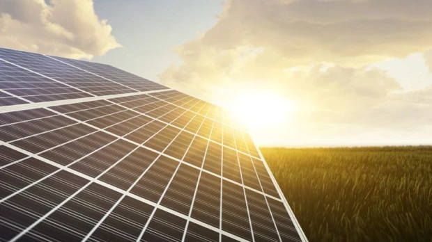 Energía eólica y solar podrían evitar nuevas crisis eléctricas en Ecuador, según estudio