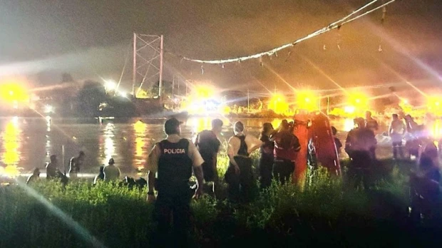Puente colapsó sobre el río Daule y dejó 6 heridos