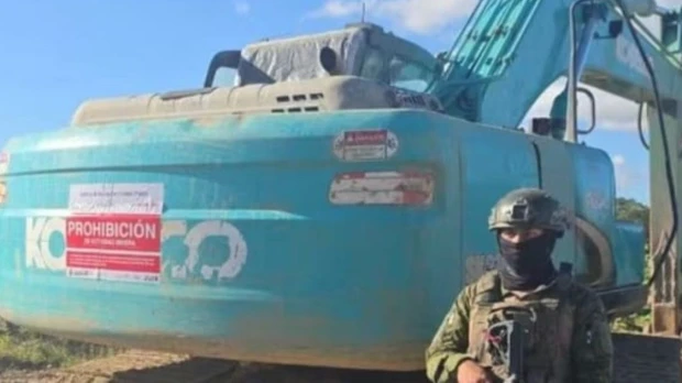 Fuerzas Armadas inhabilitan cinco excavadoras en Napo
