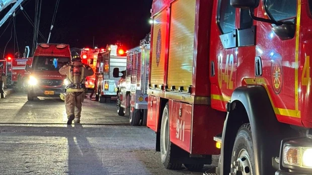 3 personas fallecieron al incendiarse un barco pesquero en Guayaquil