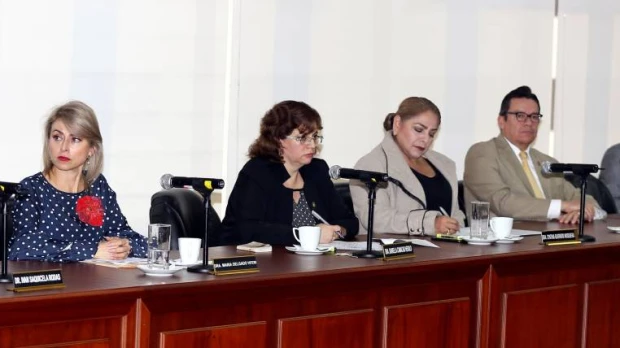El Consejo pone en la picota a casi la mitad de la Corte