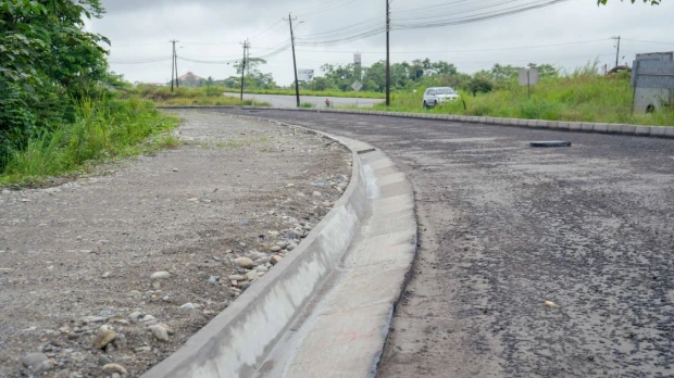 Obra vial en Nueva Loja alcanza 55 % de avance y apunta a mejorar la conexión hacia la frontera