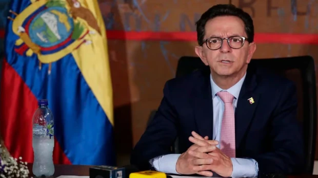 Izurieta será reemplazado por Vélez en la Secretaría de Comunicación
