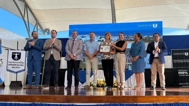 Unidad educativa en Manta operará con energía 100 % solar 