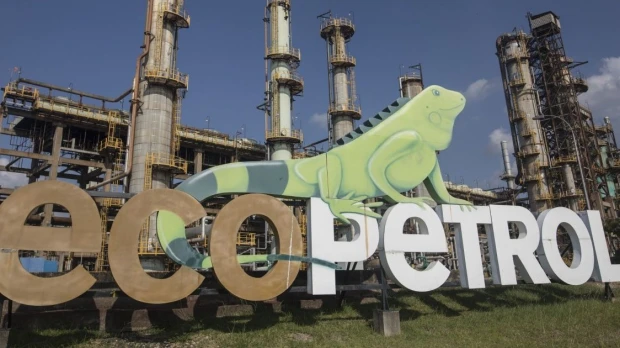 Alza del crudo sostiene a Ecopetrol pese a tensiones internas y presión política 