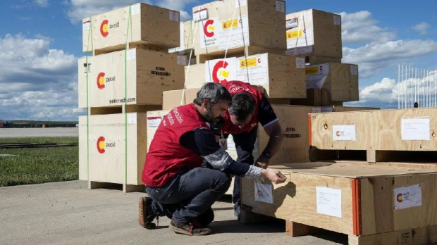 El mundo moviliza su ayuda a Ecuador