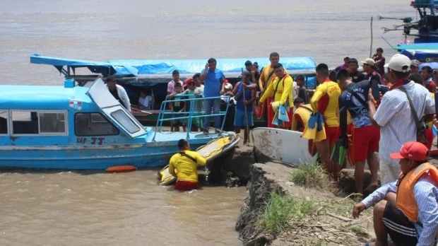 Perú: Naufragio de 2 embarcaciones en la Amazonía dejó 12 muertos y 57 desaparecidos