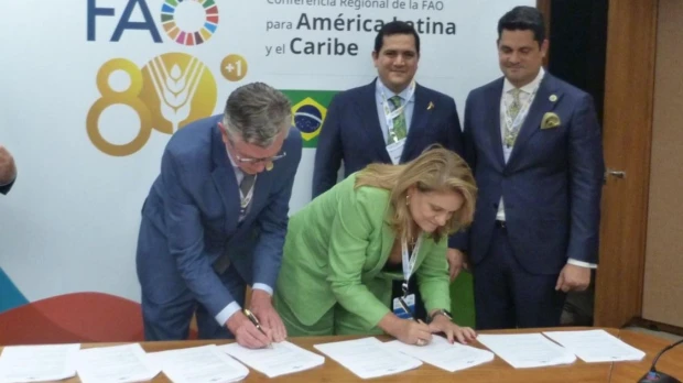 Ecuador y Brasil impulsan investigación para crear bananos resistentes a plagas