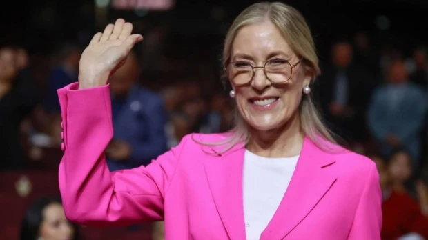 Annabella Azín, madre de Daniel Noboa, recibió credencial de asambleísta