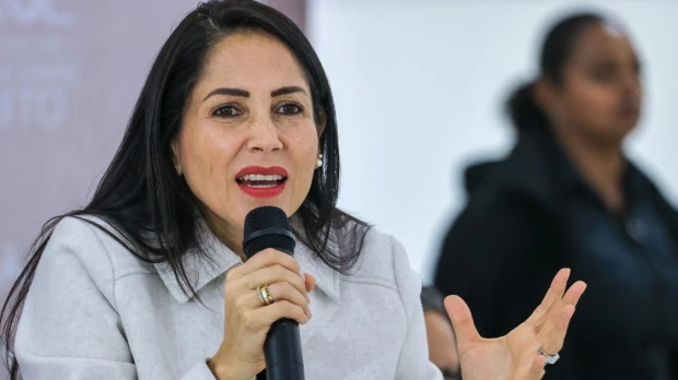 González afirma que Noboa está "desesperado, ofreciendo el oro y el moro"