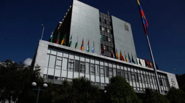 Ecuador recibe USD 500 millones mediante crédito de apoyo del FLAR 