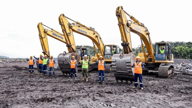 Lasso colocó la primera piedra para la construcción de 3 puentes sobre el río Upano