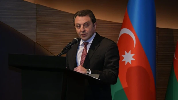 Azerbaiyán pone la mira en Ecuador para invertir en energía e infraestructura