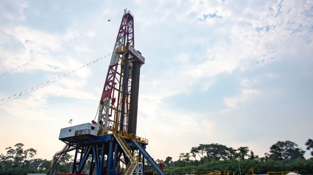 El petróleo WTI, referente de Ecuador, baja un 1,12 % tras el paso del huracán Beryl 