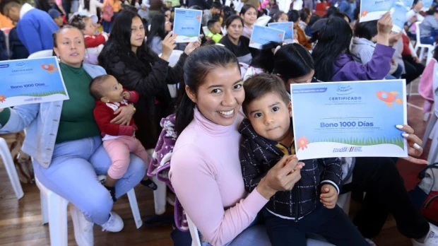 Noboa anunció ampliación del Bono de los 1000 Días
