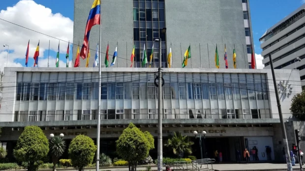 Riesgo país baja a 404 puntos tras nueva colocación de bonos internacionales