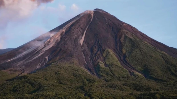 El volcán Reventador registró flujo de lodo