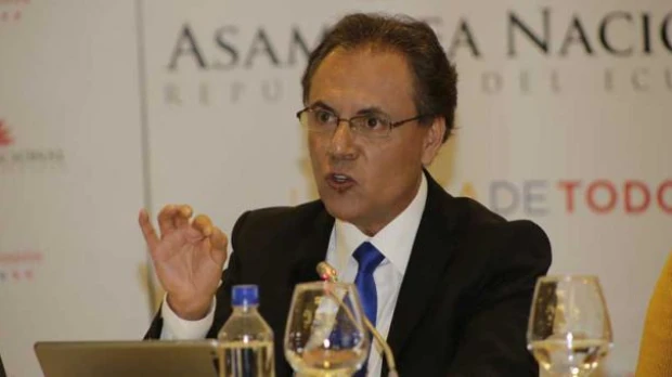 Fiscalía formulará cargos contra Carlos Ochoa 
