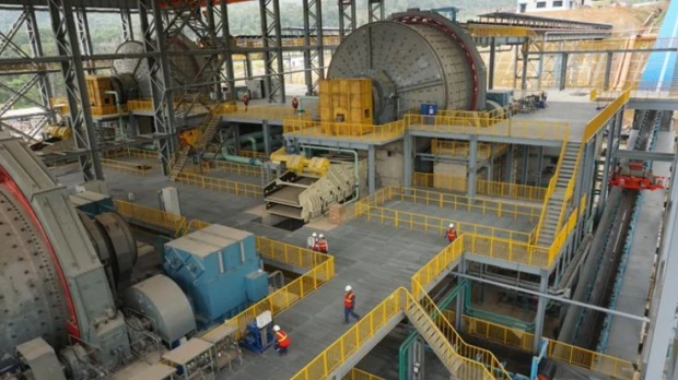 Minería industrial consolida su peso en exportaciones y recaudación en Ecuador en 2025