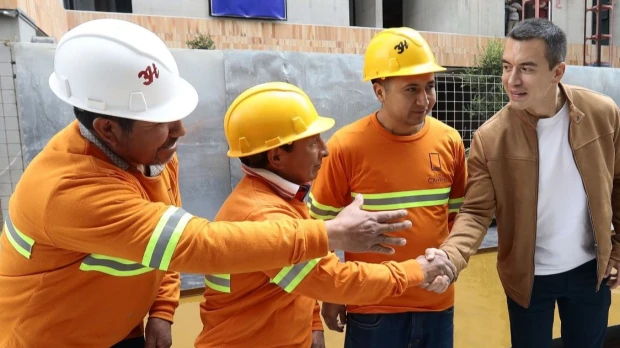 Noboa impulsó el programa de vivienda “Tu Casa MITI-MITI” en Cuenca