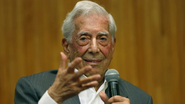 Vargas Llosa es hospitalizado por segunda vez en Madrid por covid-19