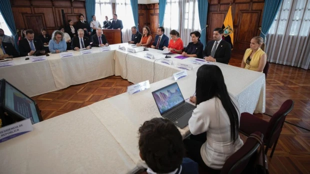 Ecuador busca apoyo internacional para combatir el reclutamiento de menores