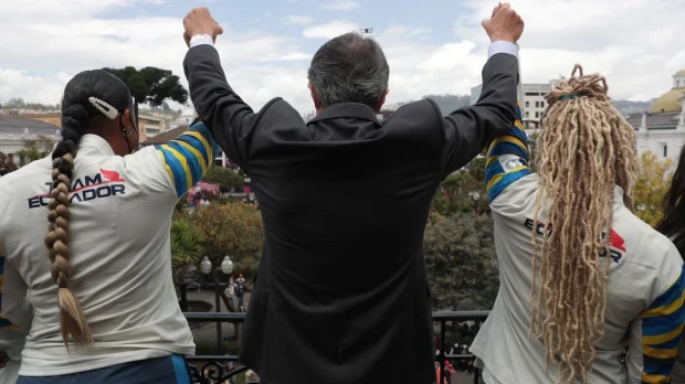 Lasso entrega premio económico a medallistas de Tokio 2020