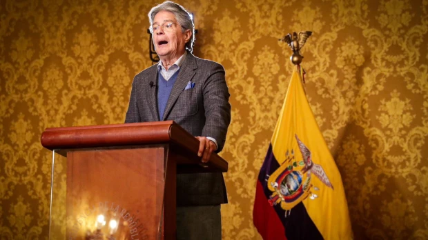 Lasso denuncia a "malos jueces" y pide que los sancionen 
