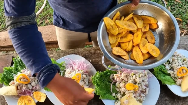 Ceviche de caimán en la Amazonía peruana tradición gastronómica poco difundida
