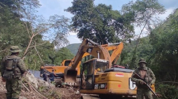 Noboa propone zonas de seguridad contra la minería ilegal