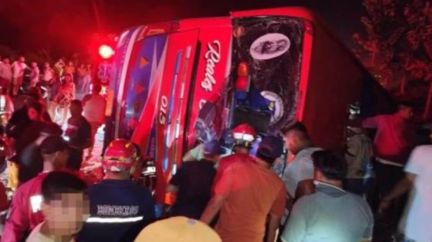 12 fallecidos y 15 heridos dejan 2 accidentes de tráfico en Manabí y Guayas
