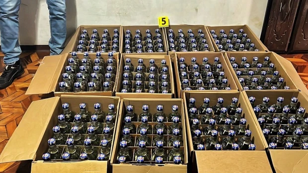 5 personas fueron detenidas por adulteración de bebidas alcohólicas