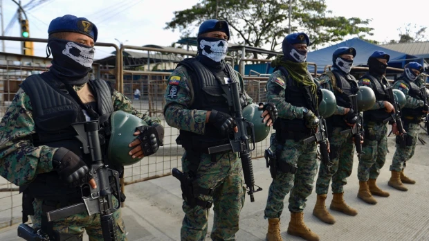 Las FFAA realizan una operación en la prisión de Guayaquil donde murieron 116 reos